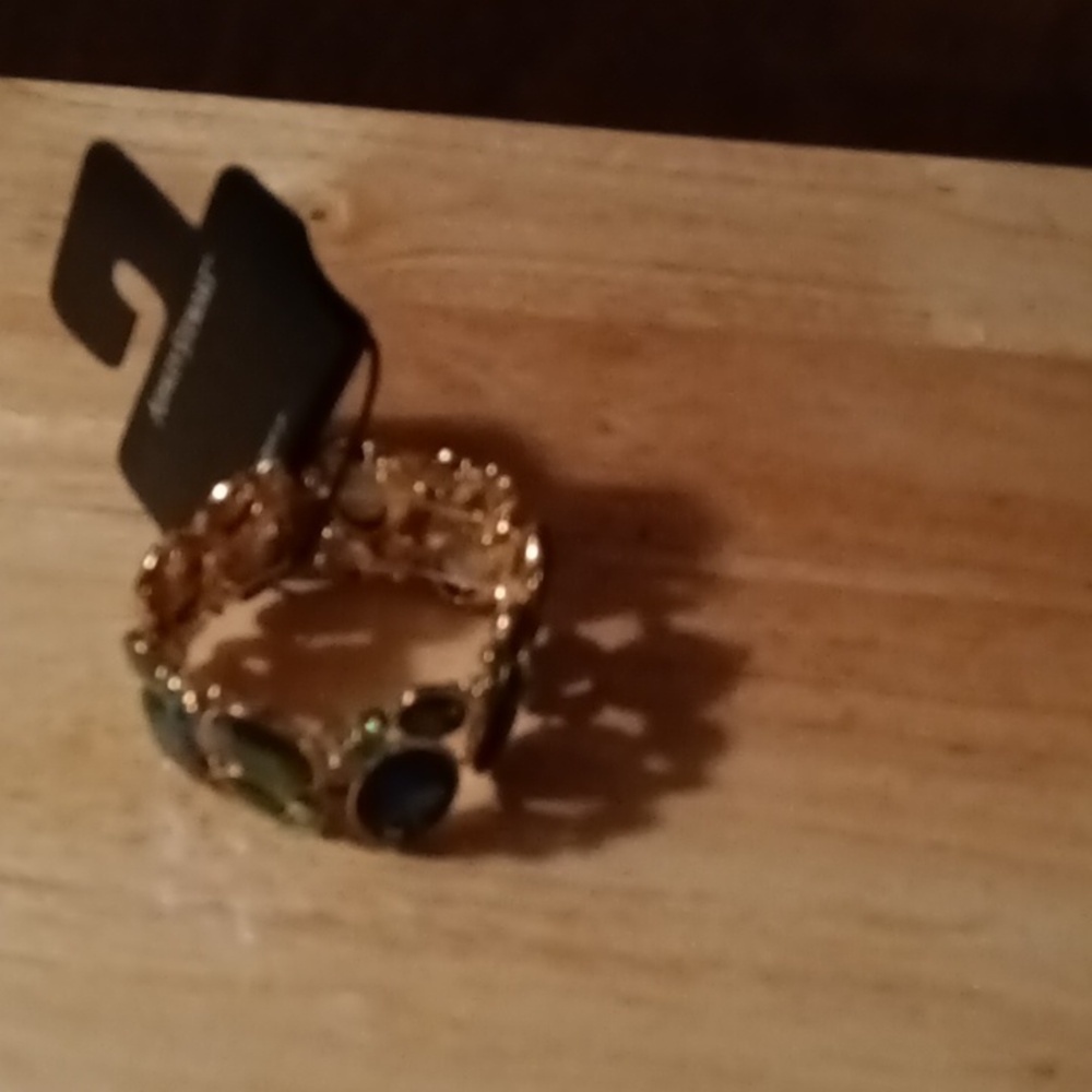 Jewelry - Picture 2 of 3